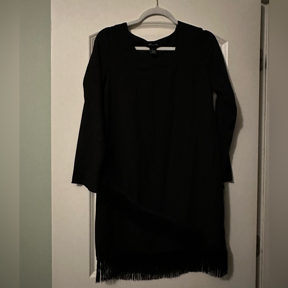 EUC Anna Cai black v-neck crepe dress with diagonal fringe 20's vibe (at7)